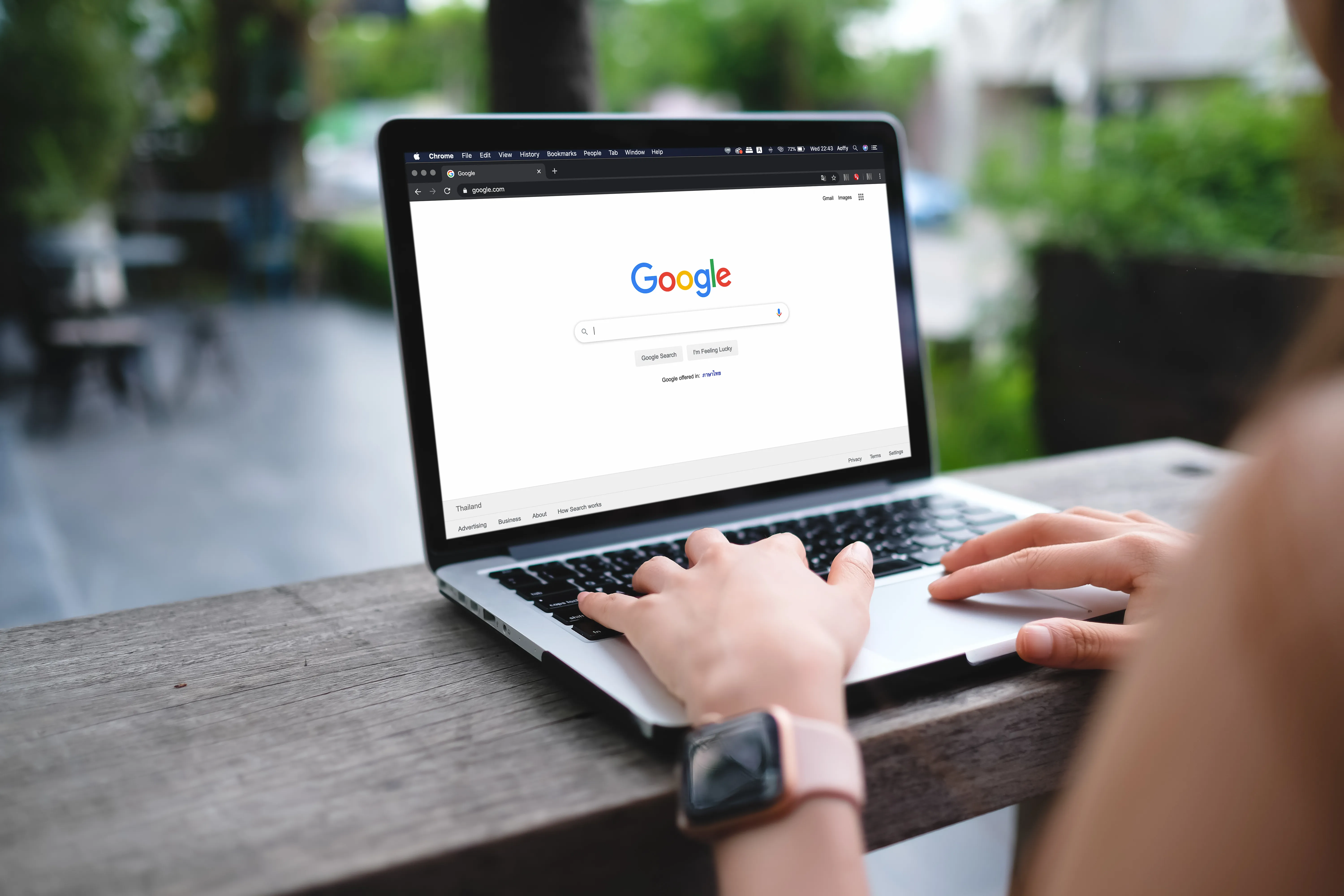 A client using google on their laptop